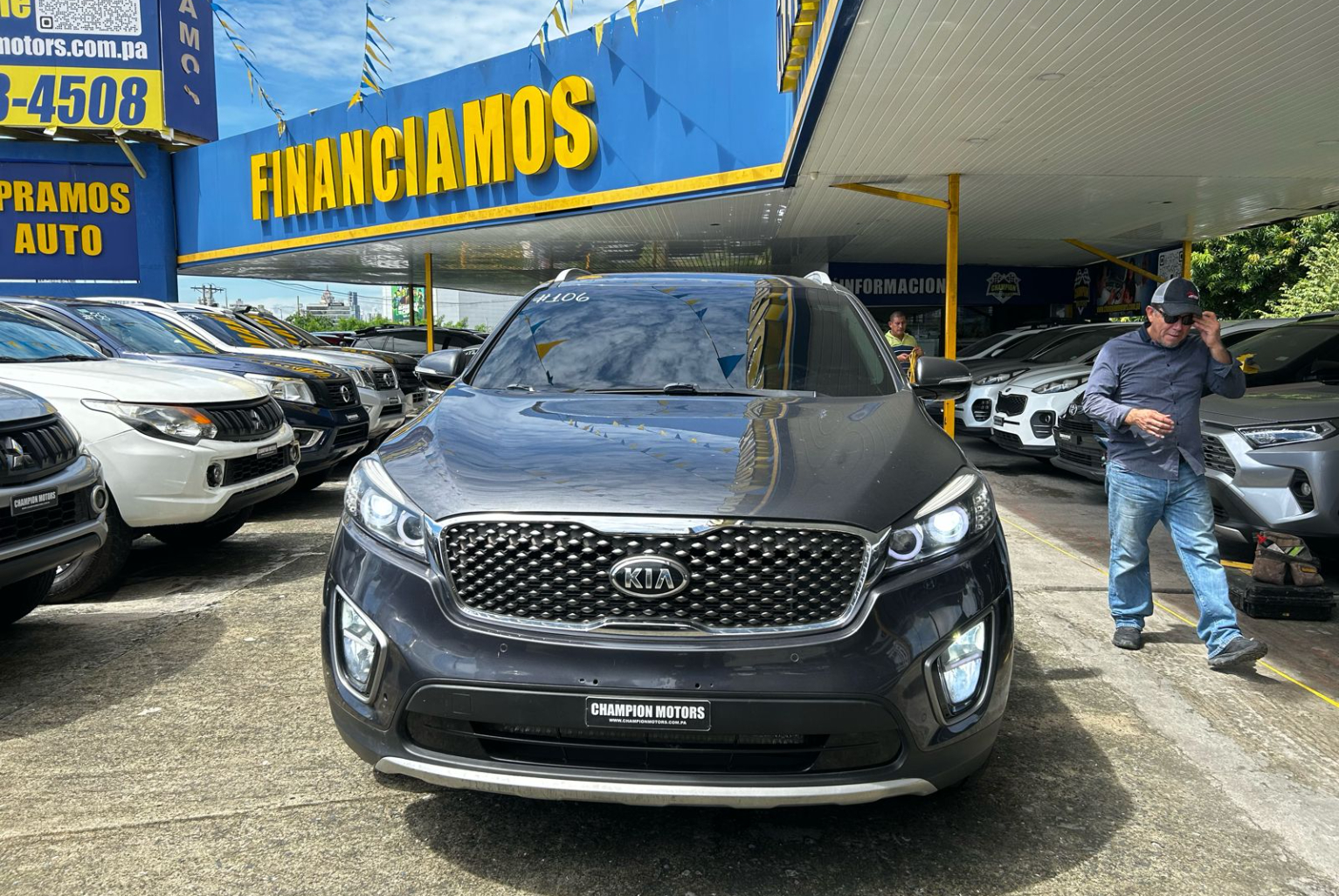 Kia Sorento 2017 Automático color Negro, Imagen #2