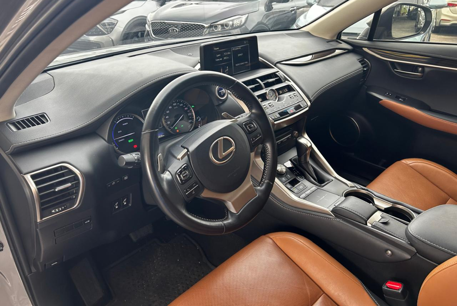 Lexus NX 300h 2019 Automático color Gris, Imagen #7