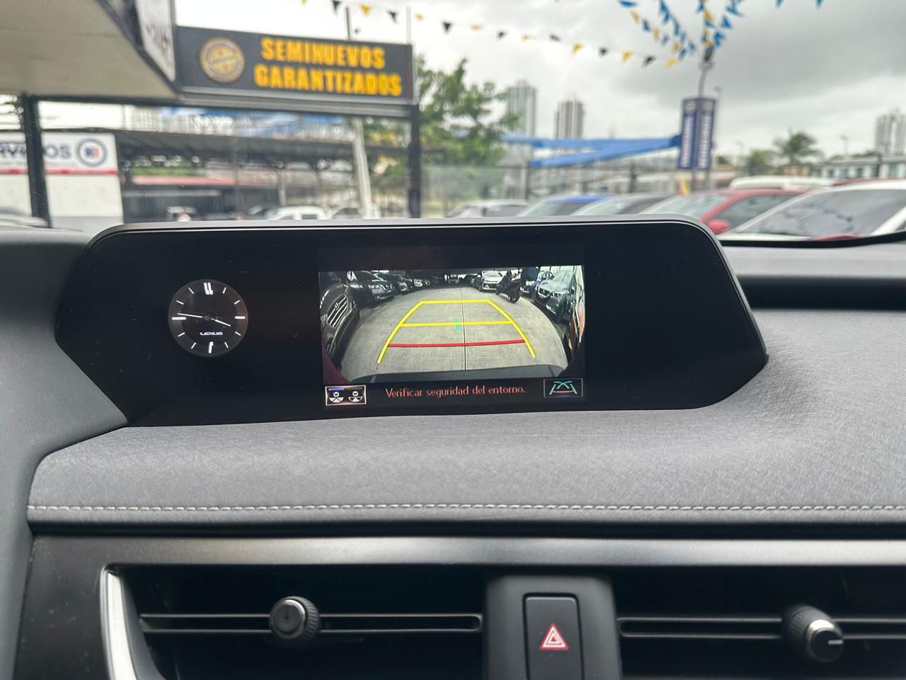 Lexus UX250H 2022, Foto 13
