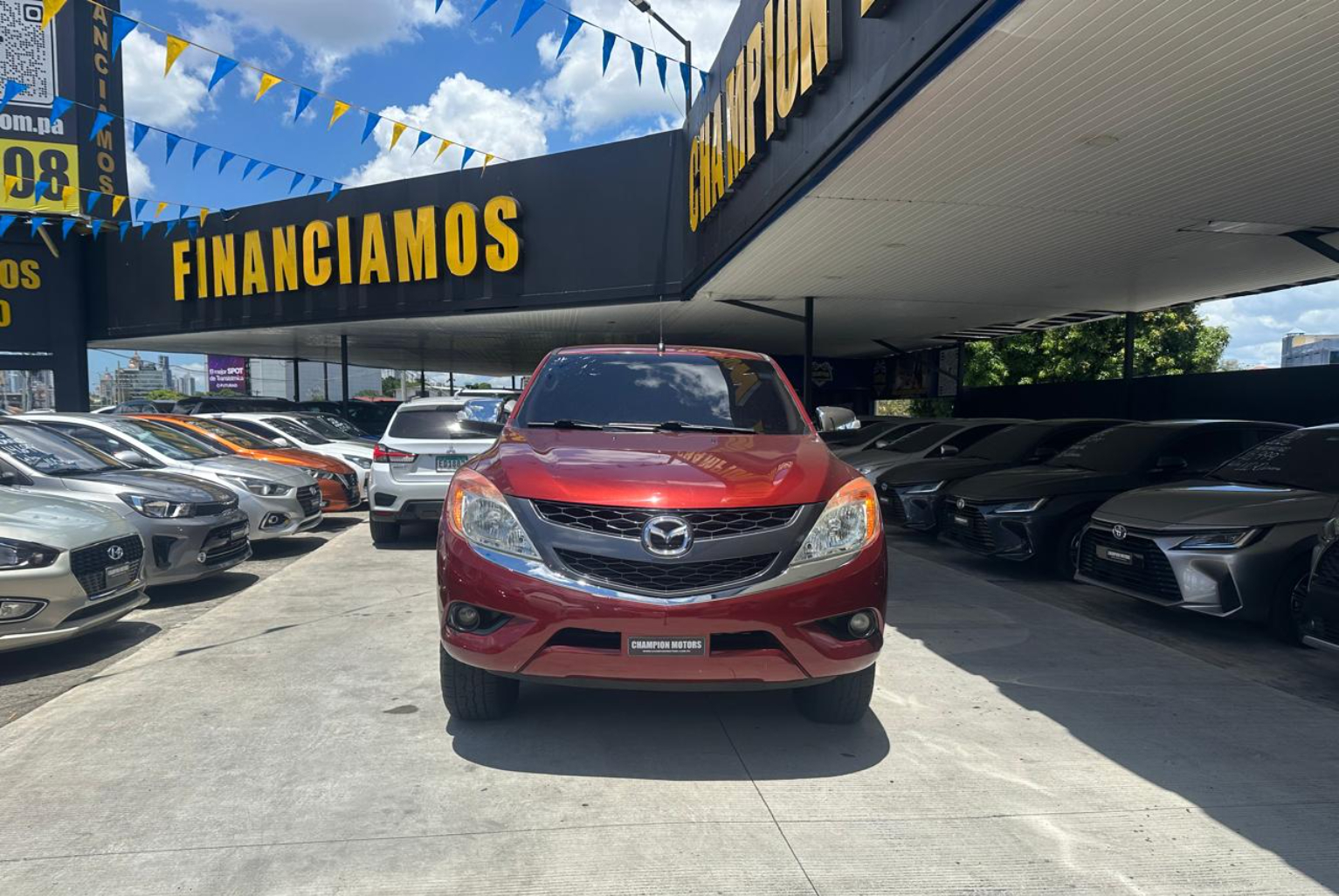 Mazda BT-50 2015 Automático color Rojo, Imagen #2