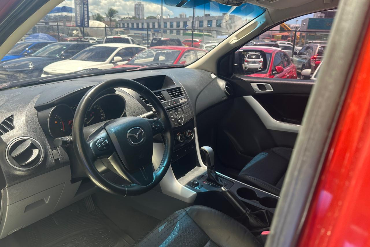 Mazda BT-50 2015 Automático color Rojo, Imagen #8