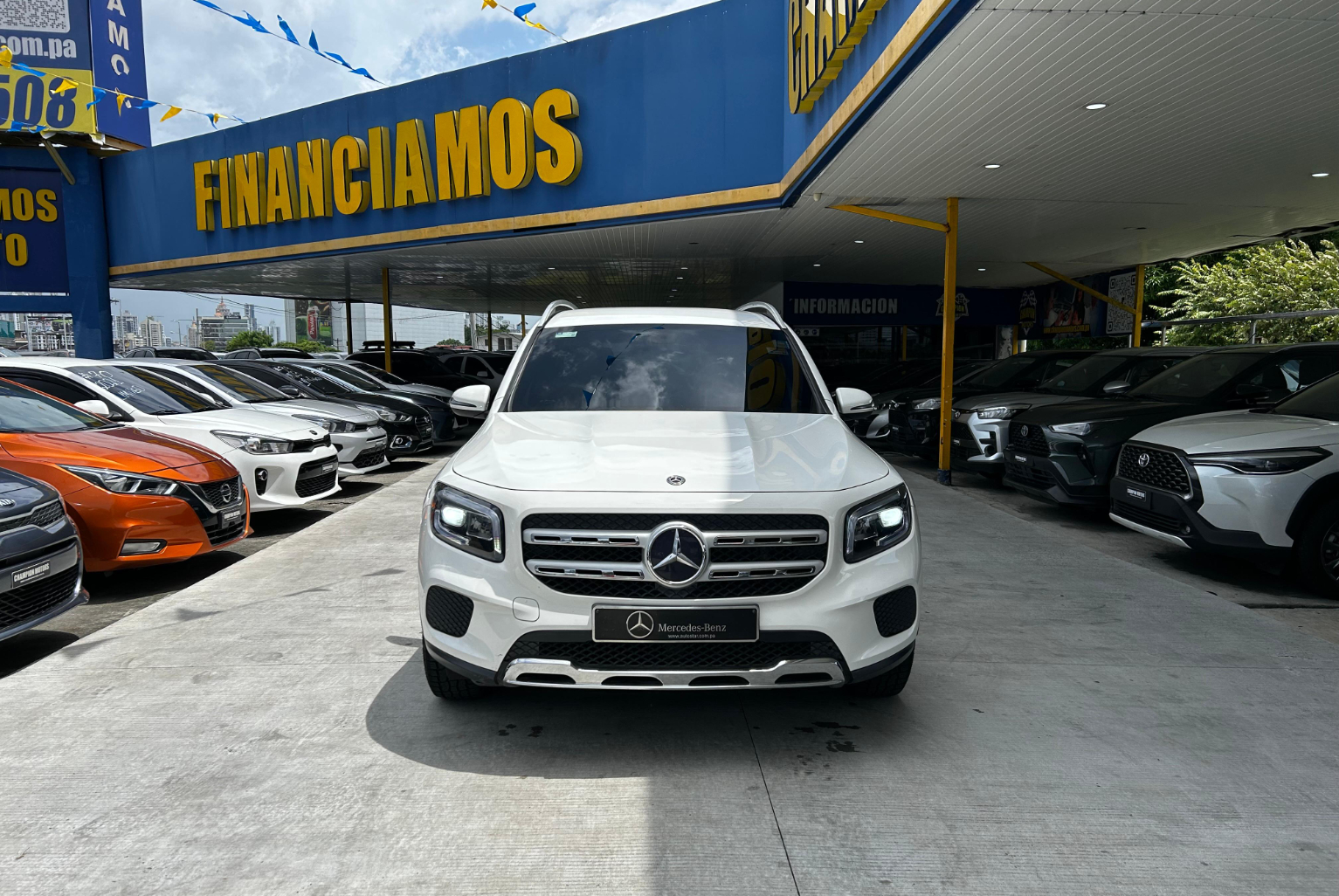 Mercedes Benz GLB200 2020 Automático color Blanco, Imagen #2