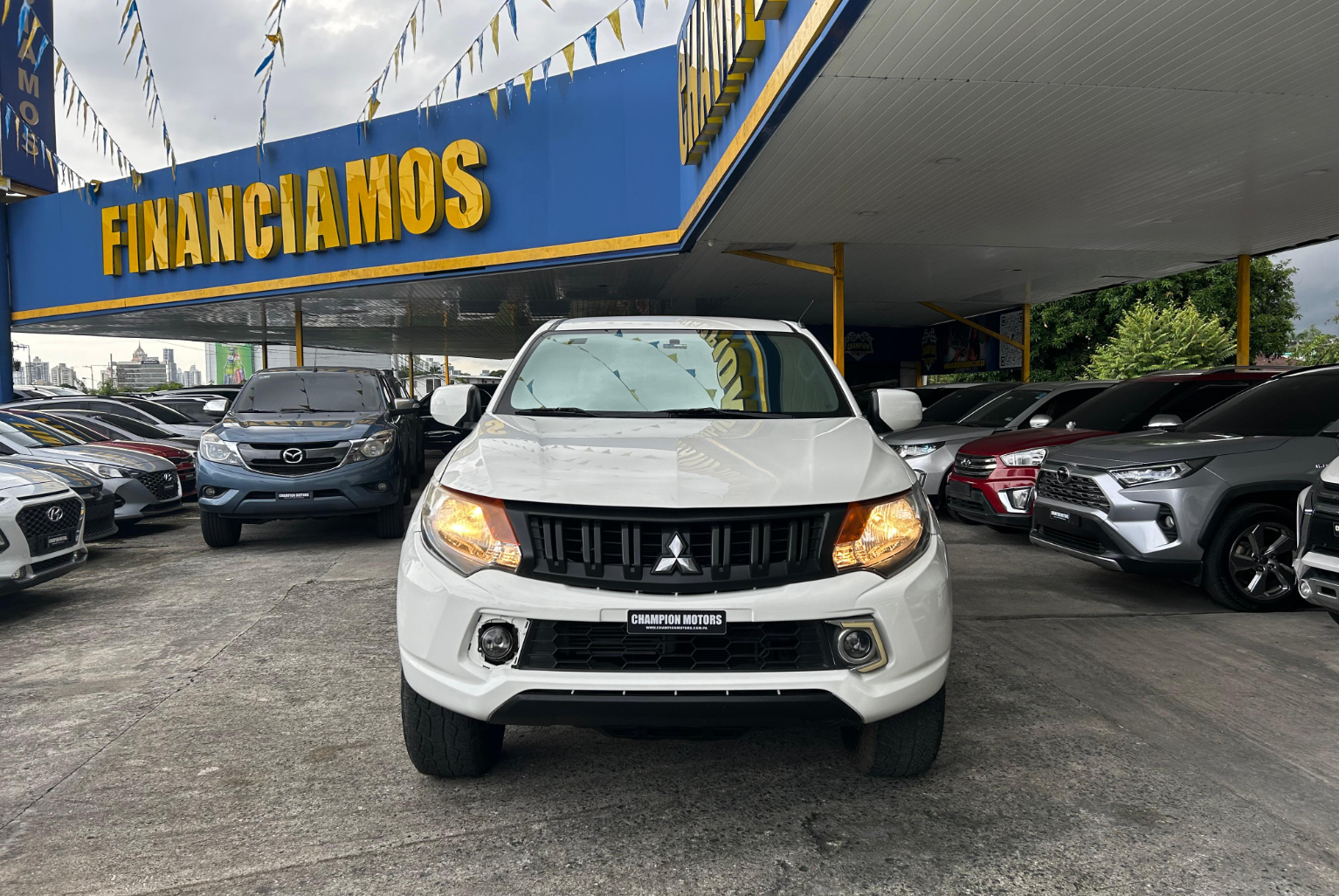 Mitsubishi L 200 2018 Manual color Blanco, Imagen #2