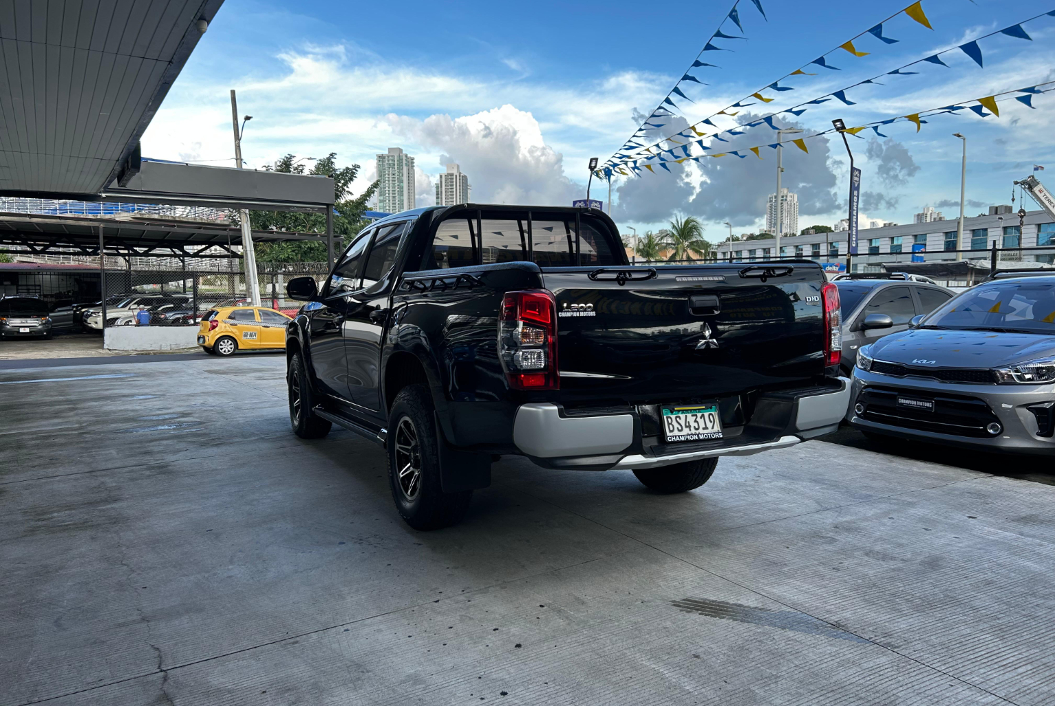 Mitsubishi L 200 2022 Manual color Negro, Imagen #6