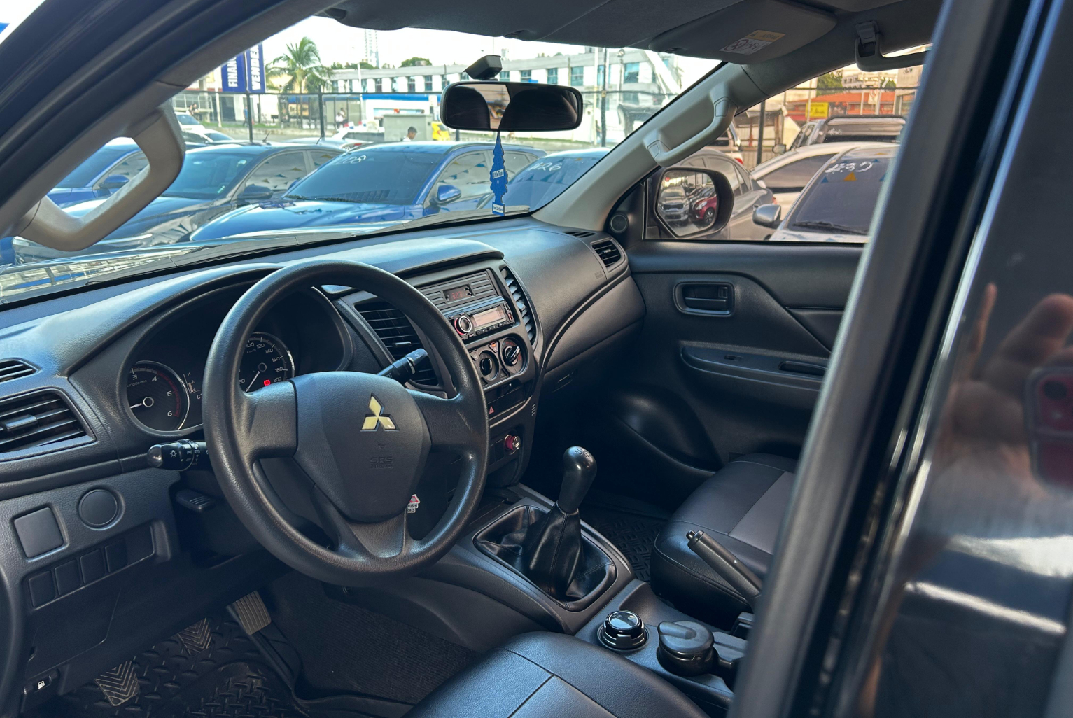 Mitsubishi L 200 2022 Manual color Negro, Imagen #10