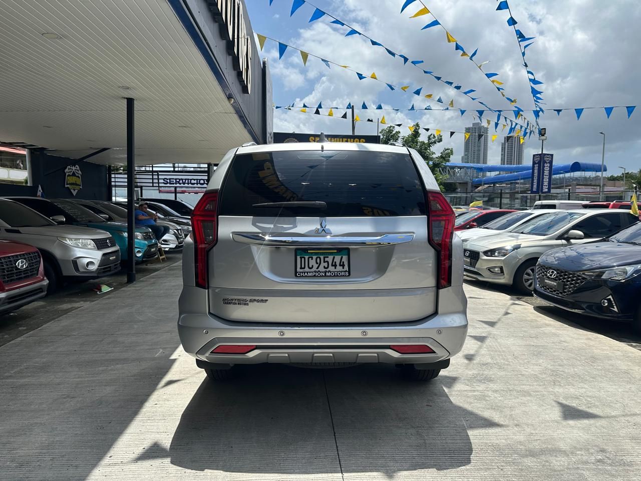 Mitsubishi Montero Sport 2023, Foto 4