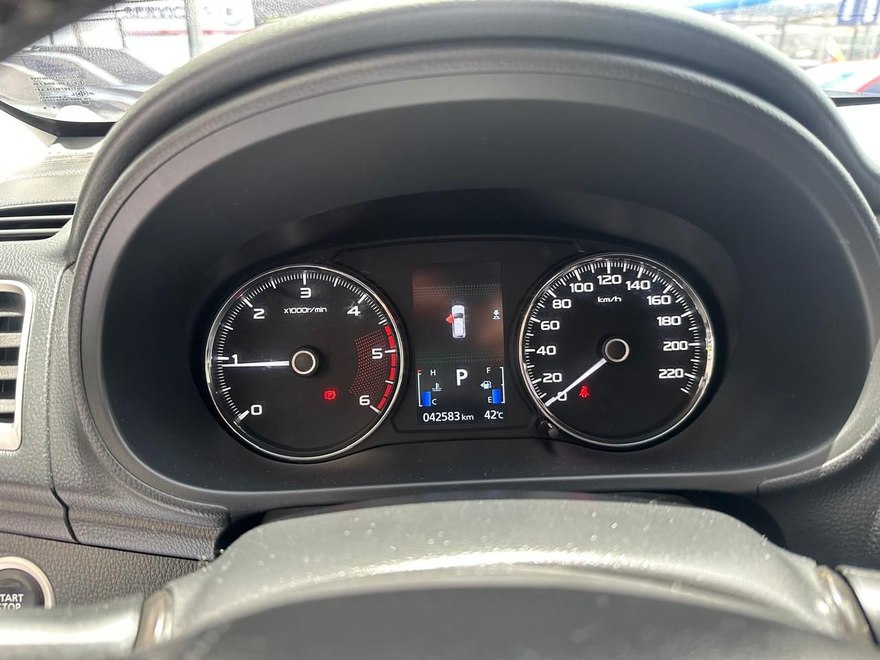 Mitsubishi Montero Sport 2023, Foto 11