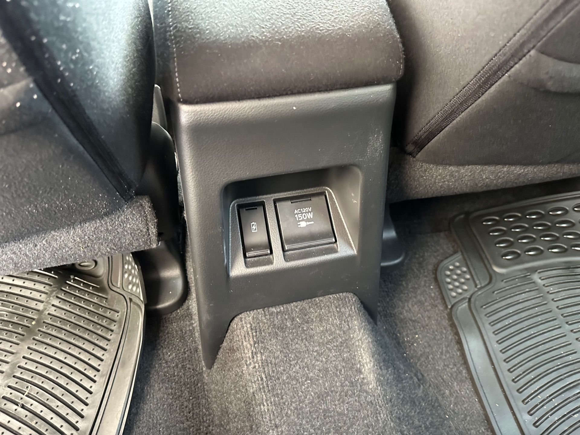 Mitsubishi Montero Sport 2023, Foto 12