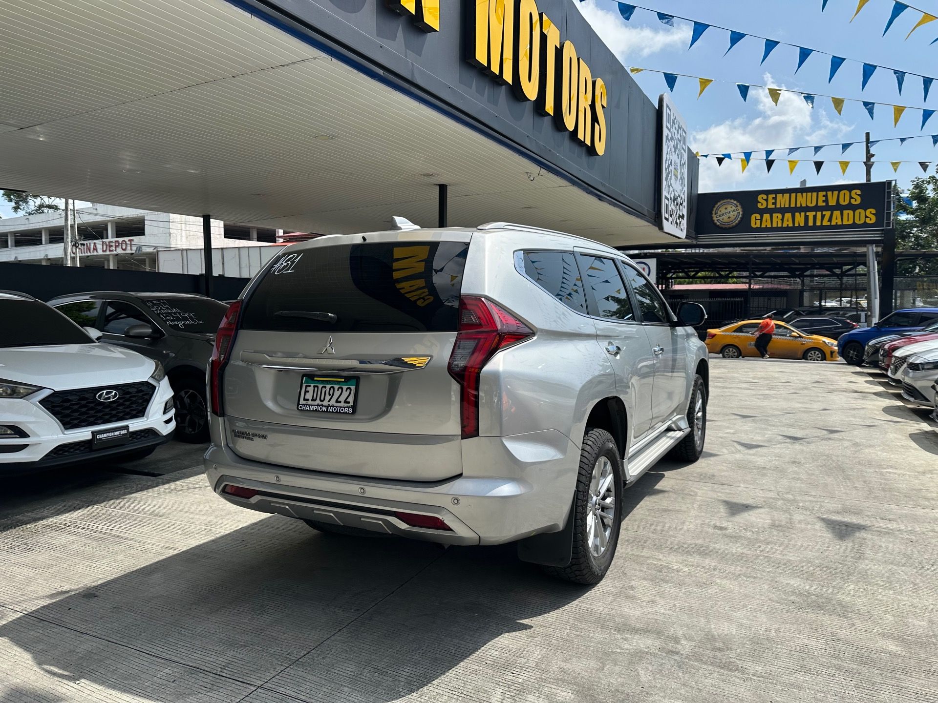 Mitsubishi Montero Sport 2023, Foto 4