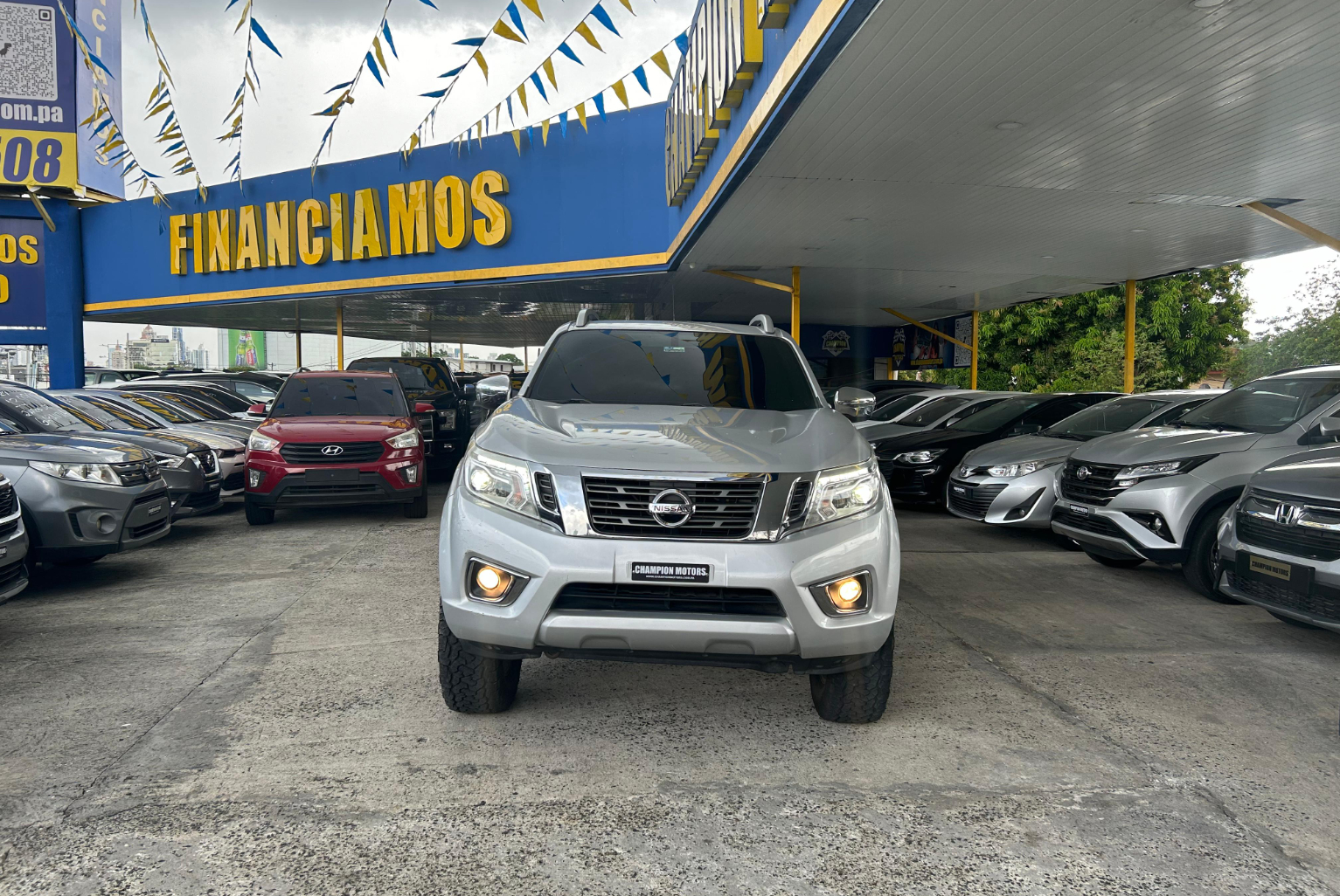 Nissan Frontier 2016 Automático color Plateado, Imagen #2