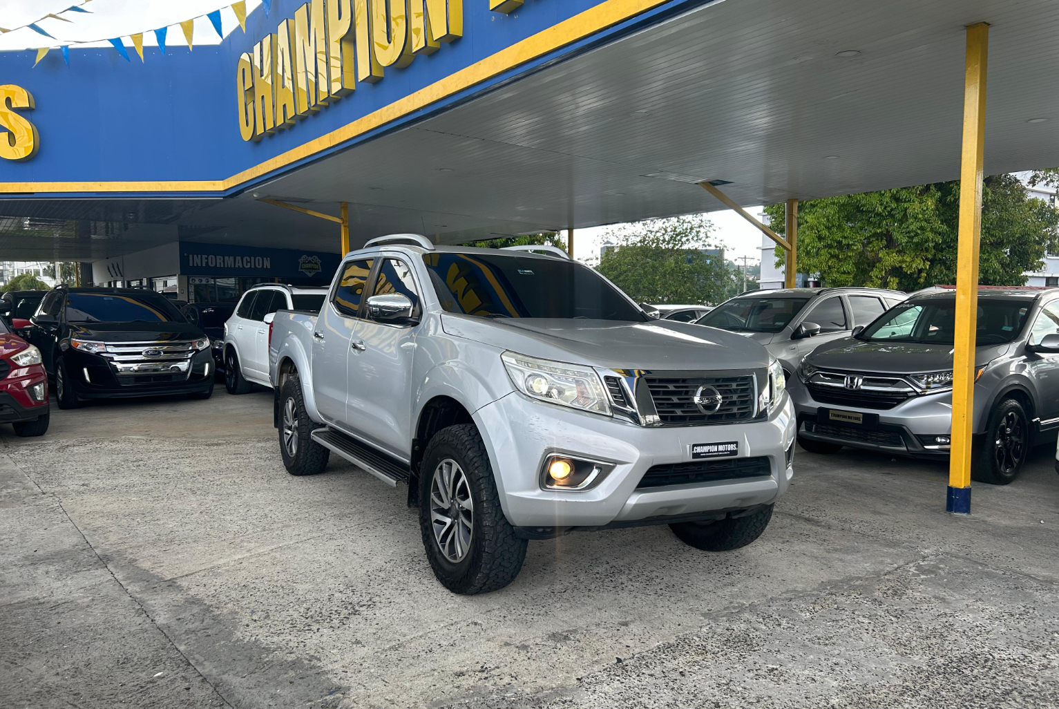 Nissan Frontier 2016 Automático color Plateado, Imagen #3