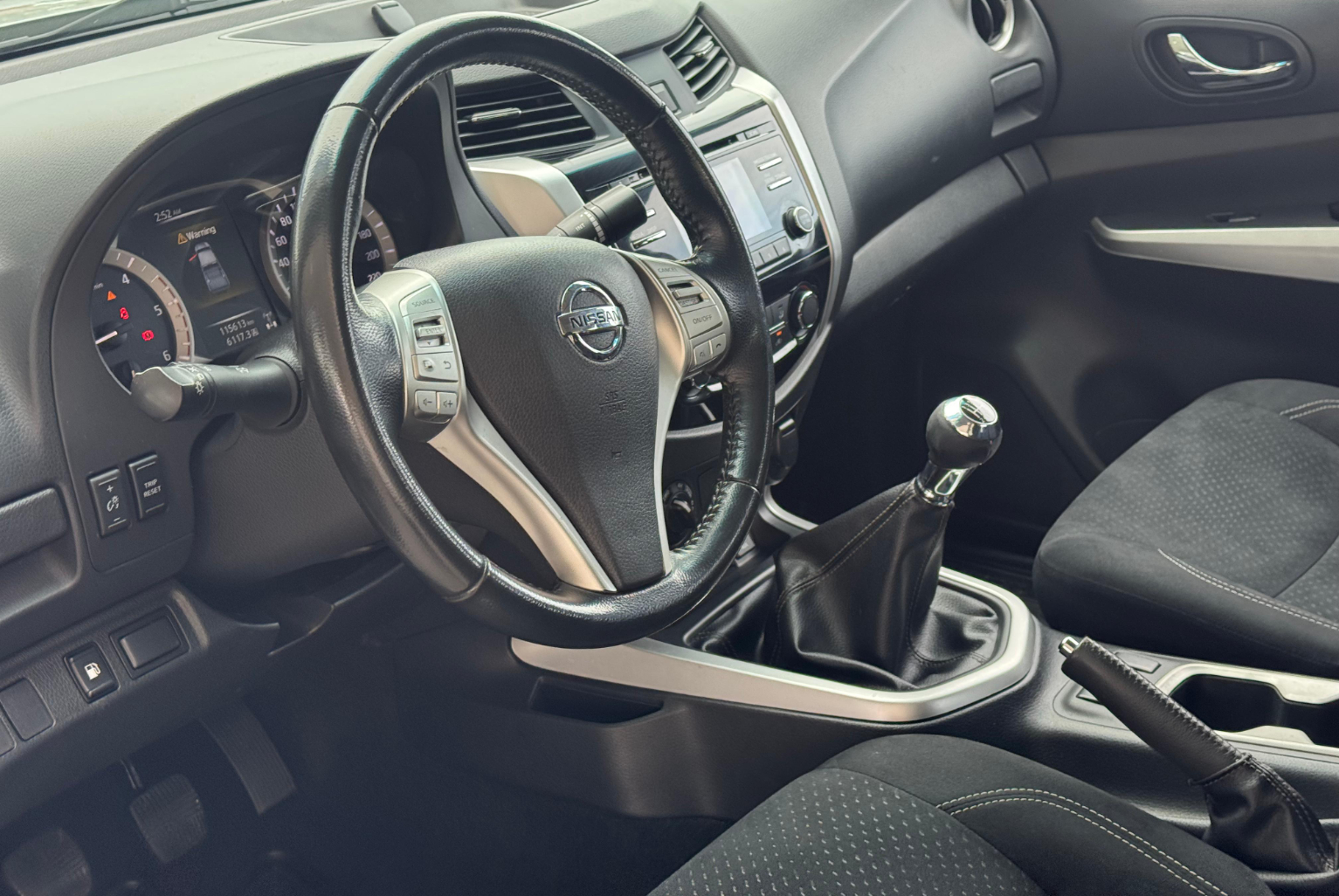 Nissan Frontier 2019 Manual color Plateado, Imagen #8