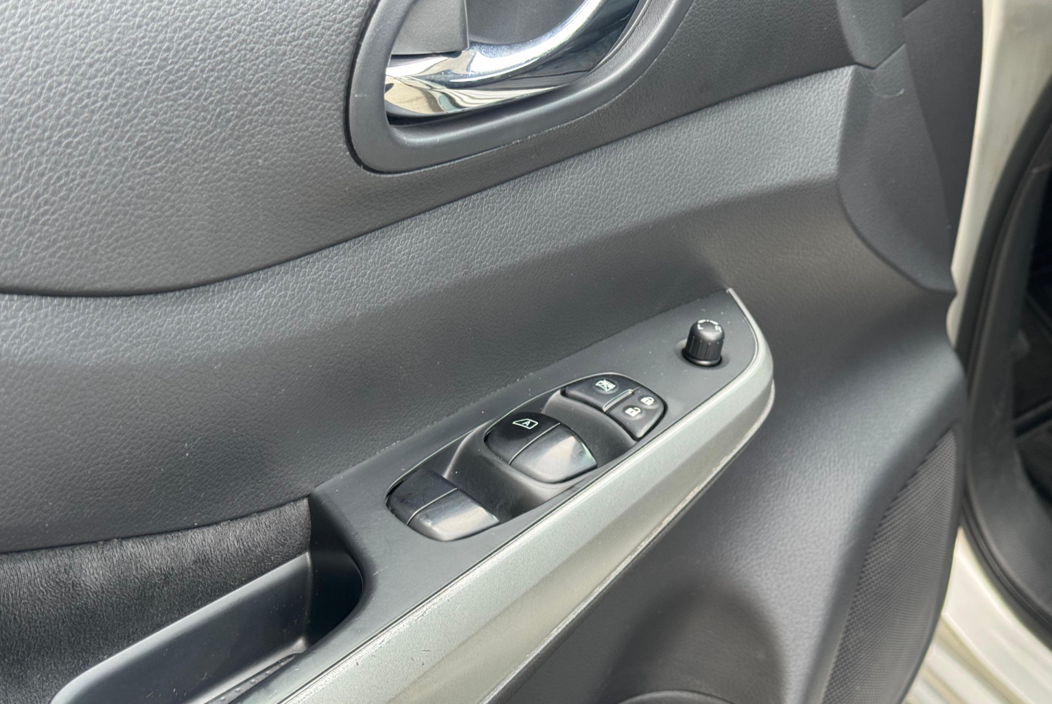 Nissan Frontier 2019 Manual color Plateado, Imagen #12