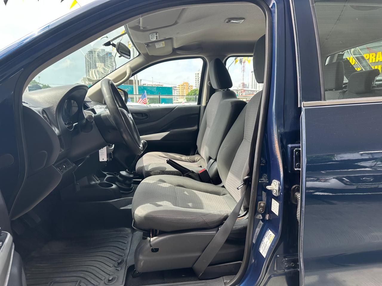 Nissan Frontier 2020, Foto 6