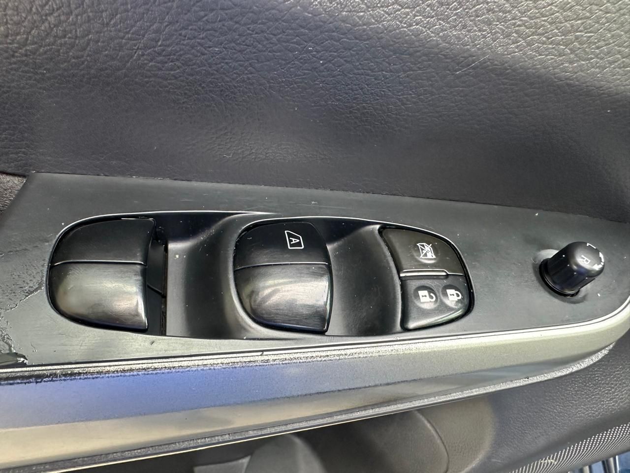 Nissan Frontier 2020, Foto 8