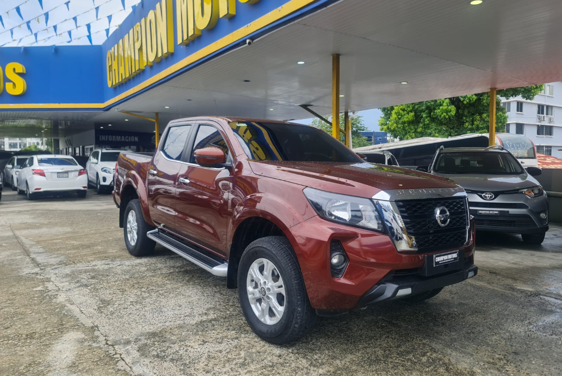 Nissan Frontier 2022 Manual color Marron, Imagen #3
