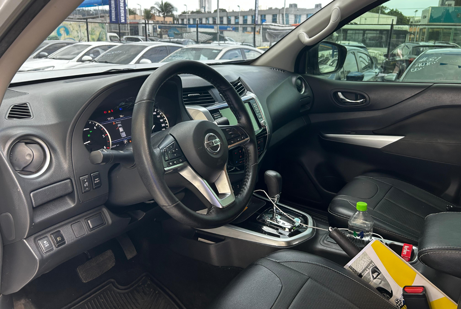 Nissan Frontier 2022 Automático color Plateado, Imagen #7