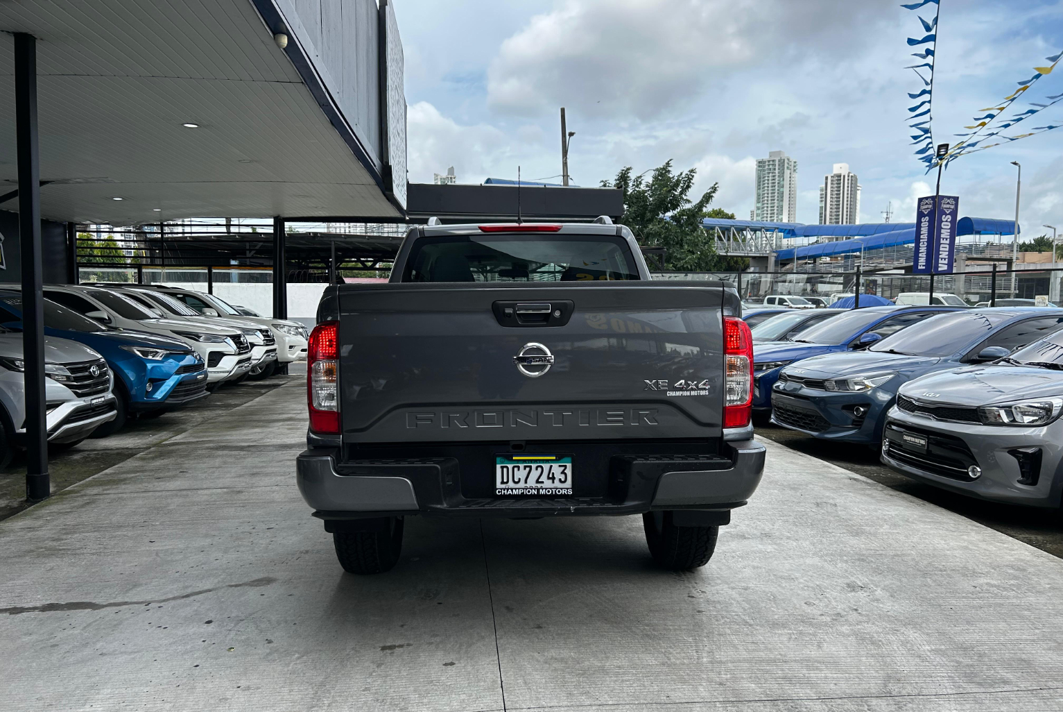 Nissan Frontier 2022 Automático color Gris, Imagen #5