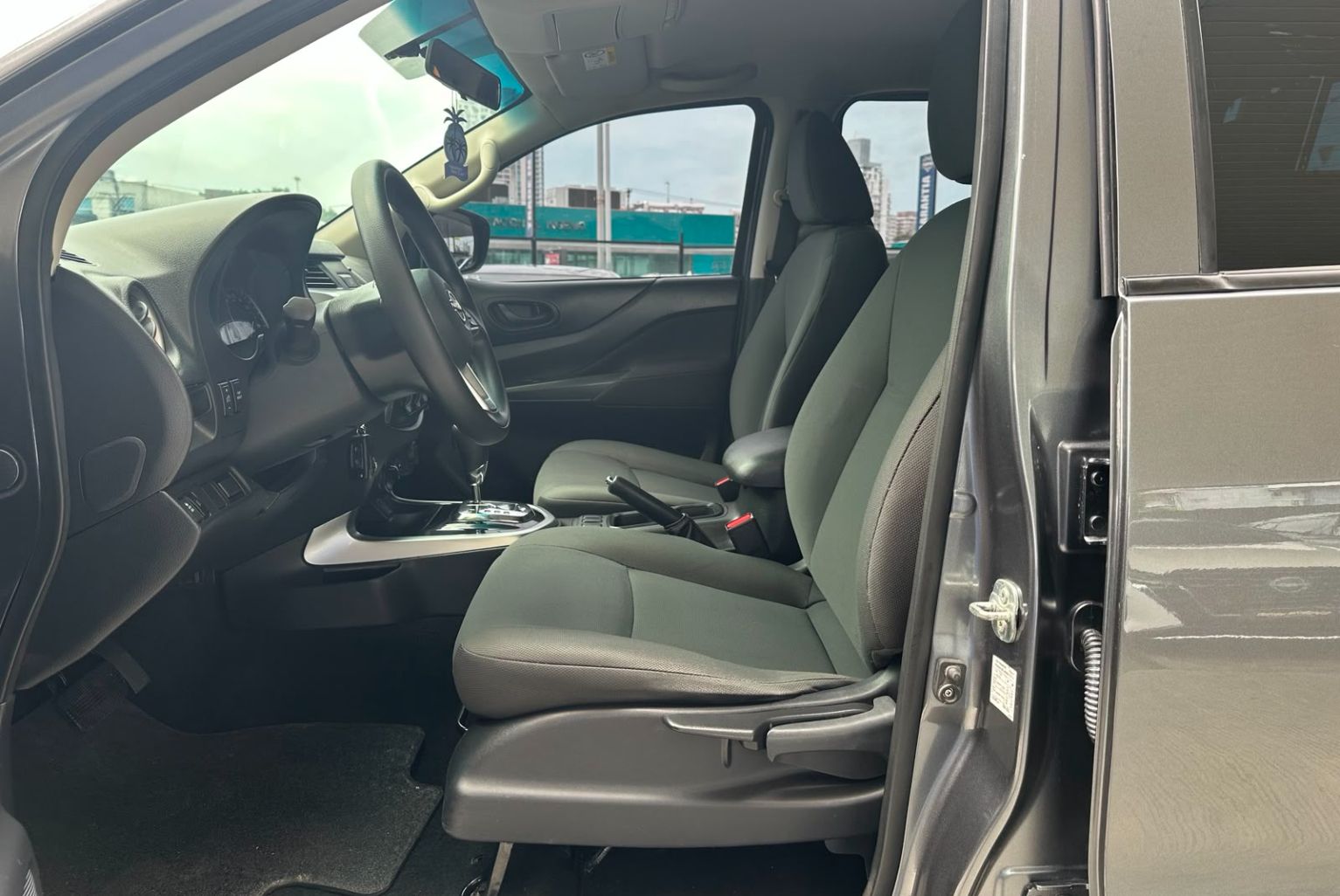 Nissan Frontier 2024, Foto 7