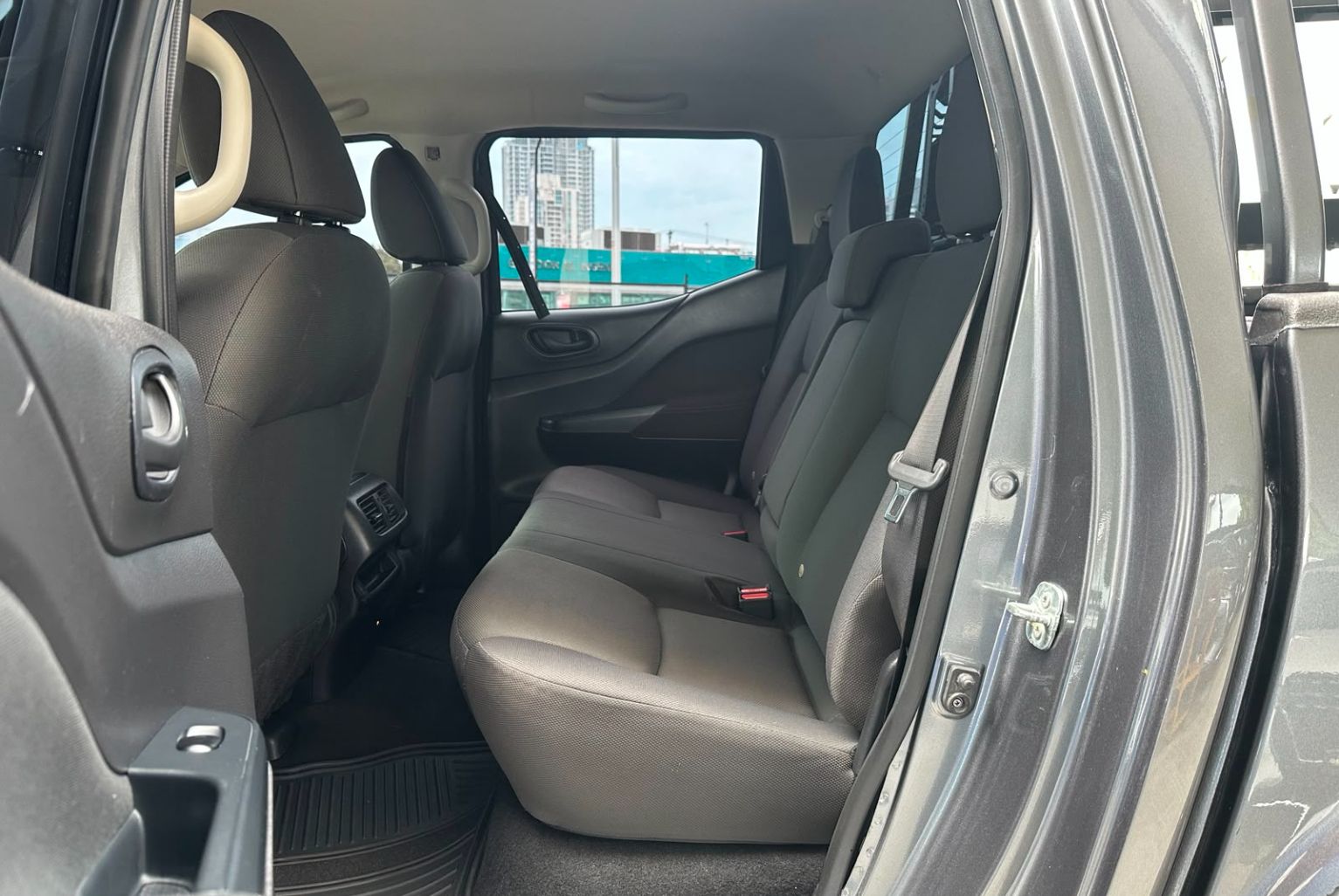 Nissan Frontier 2024, Foto 9
