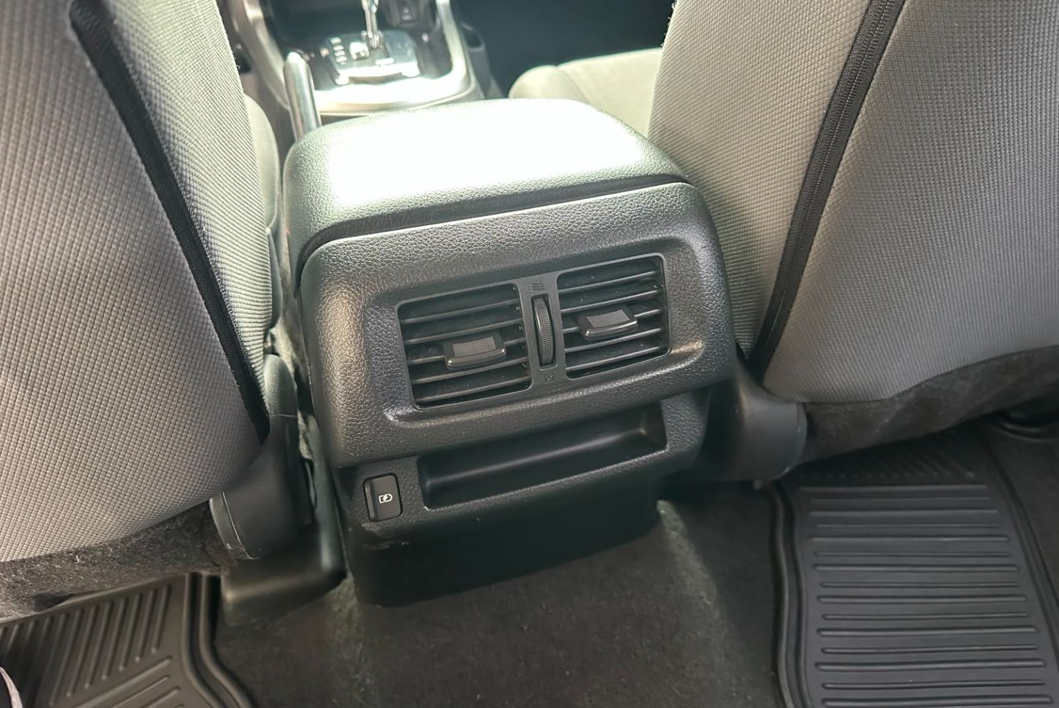 Nissan Frontier 2024, Foto 10