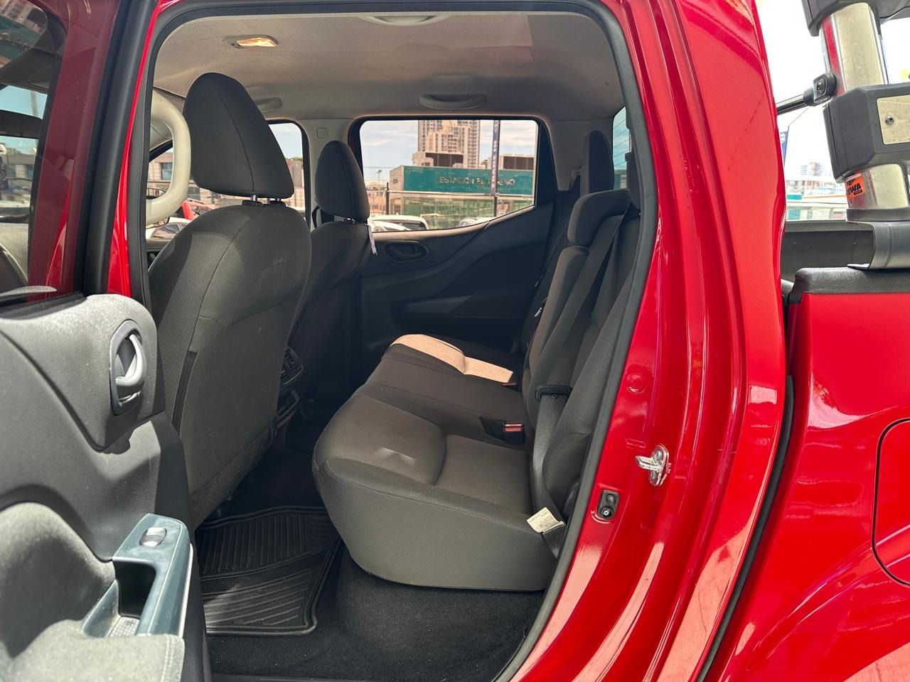 Nissan Frontier 2024, Foto 10