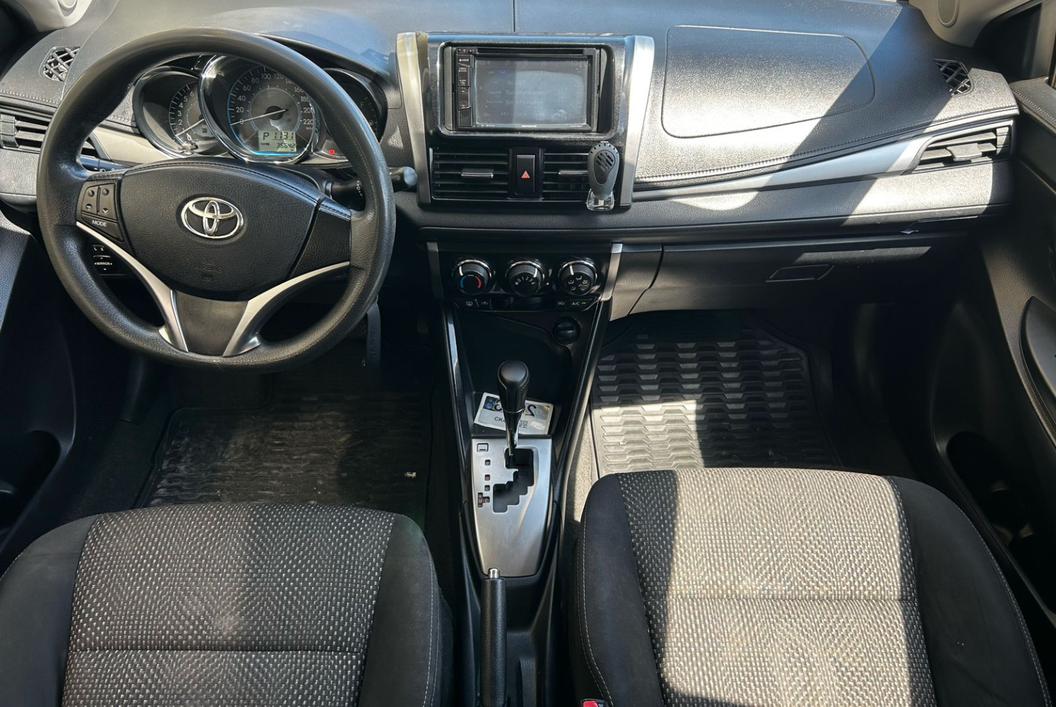 Toyota Yaris 2017 Automático color Plateado, Imagen #9