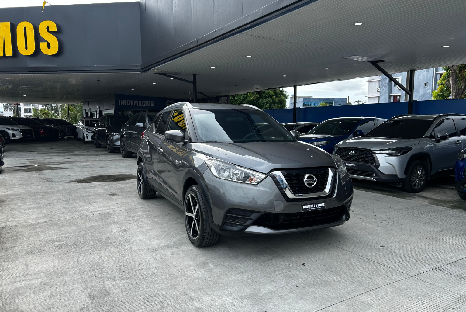 Nissan Kicks 2018 Manual color Gris, Imagen #3