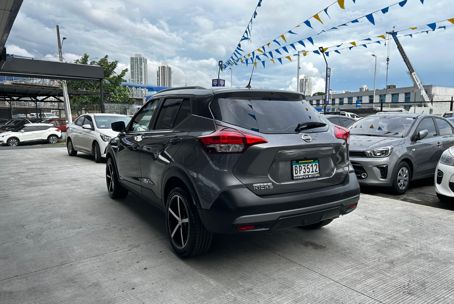 Nissan Kicks 2018 Manual color Gris, Imagen #6