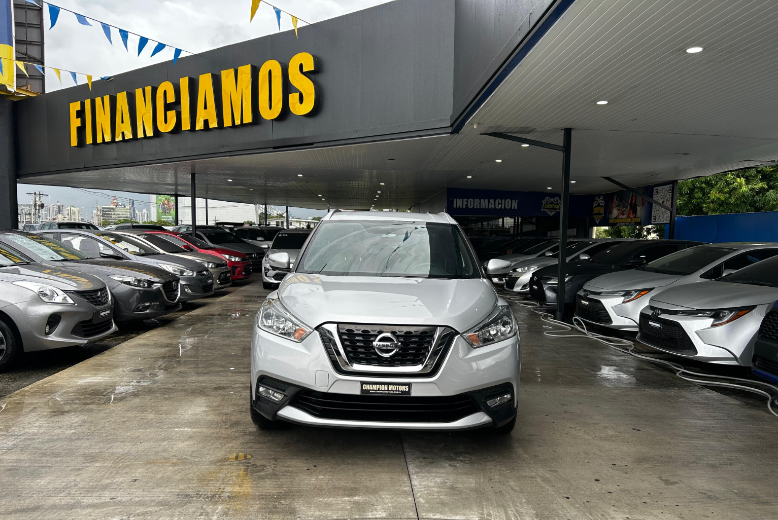 Nissan Kicks 2018 Automático color Plateado, Imagen #2