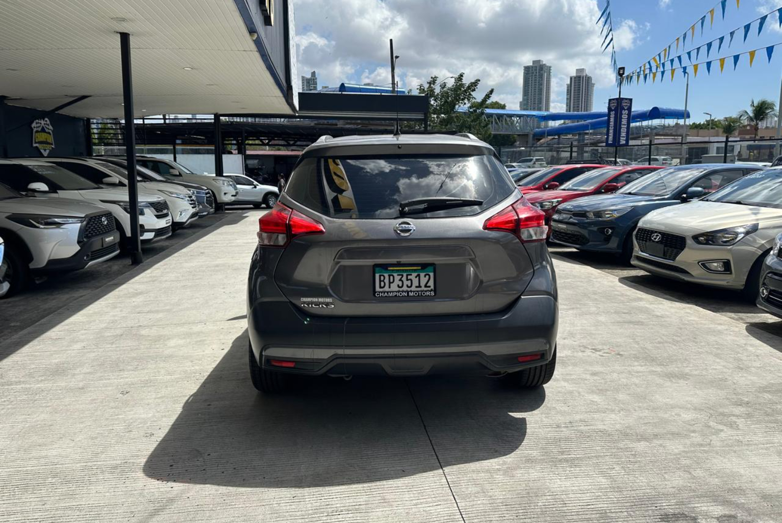 Nissan Kicks 2018 Manual color Gris, Imagen #5