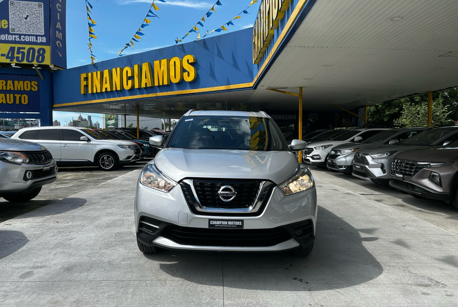 Nissan Kicks 2019 Manual color Plateado, Imagen #2