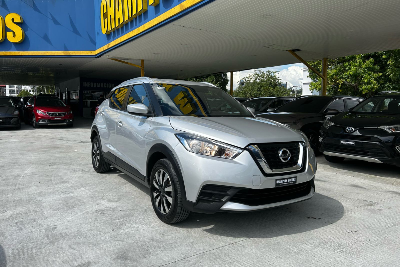 Nissan Kicks 2019 Manual color Plateado, Imagen #3