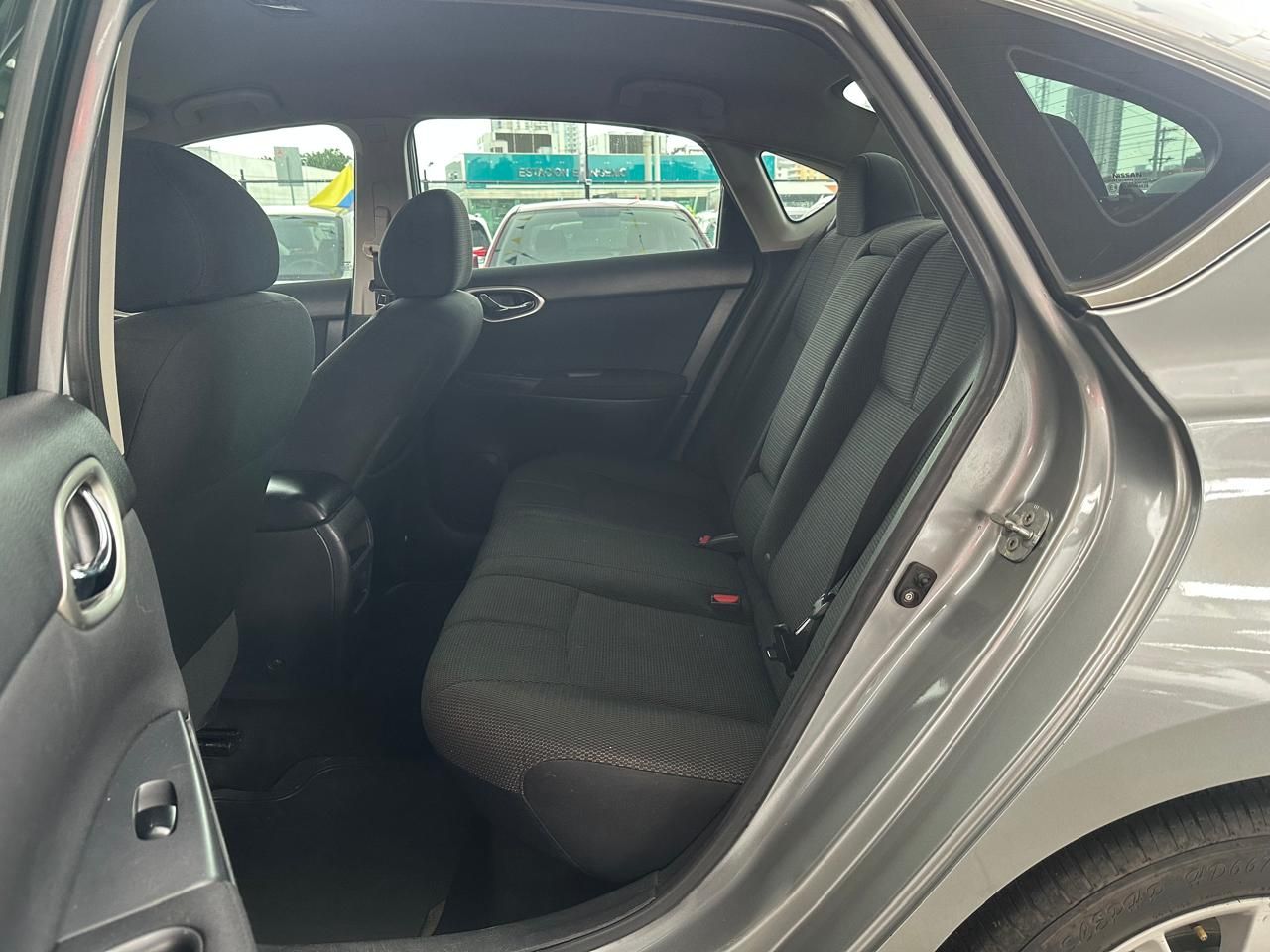 Nissan Sentra 2014, Foto 10
