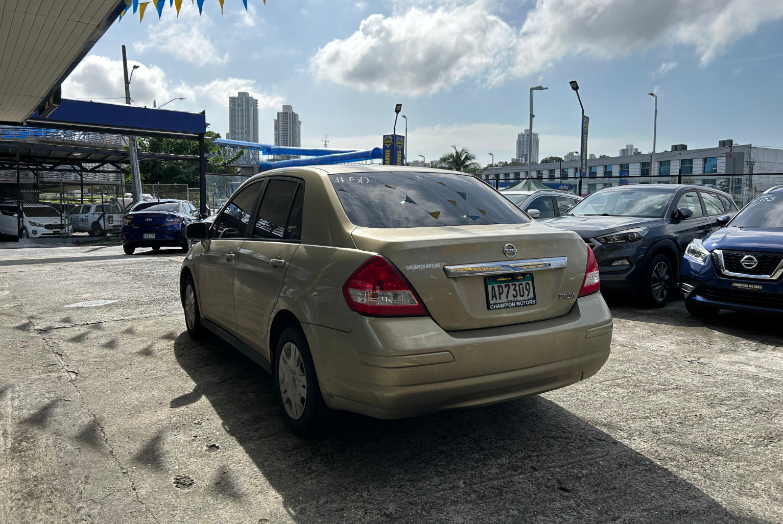 Nissan Tiida 2015 Automático color Beige, Imagen #6