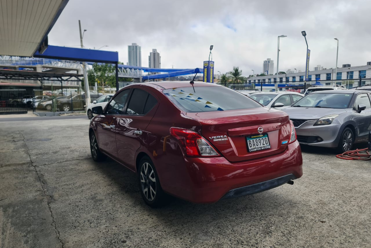 Nissan Versa 2017 Automático color Rojo, Imagen #6