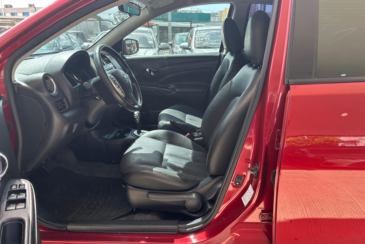 Nissan Versa 2017 Automático color Rojo, Imagen #8