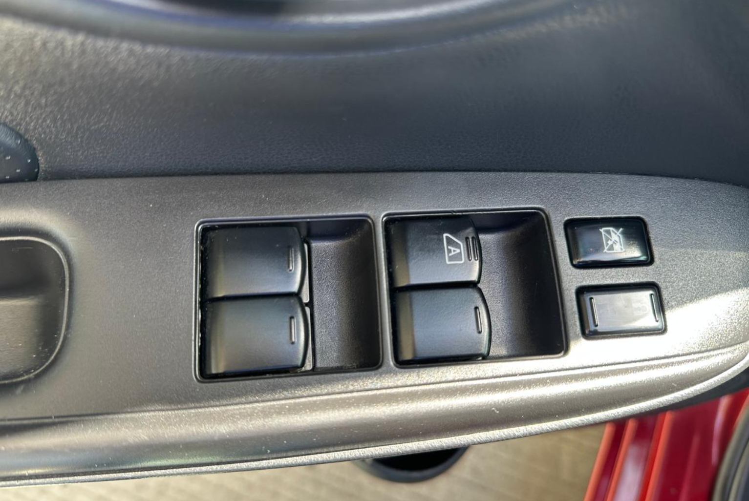 Nissan Versa 2017 Automático color Rojo, Imagen #11