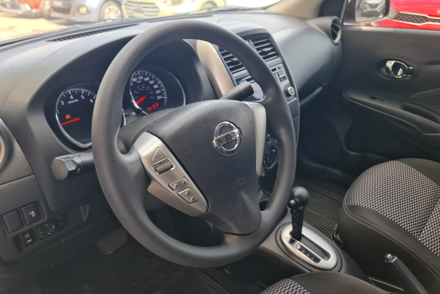 Nissan Versa 2018 Automático color Blanco, Imagen #7