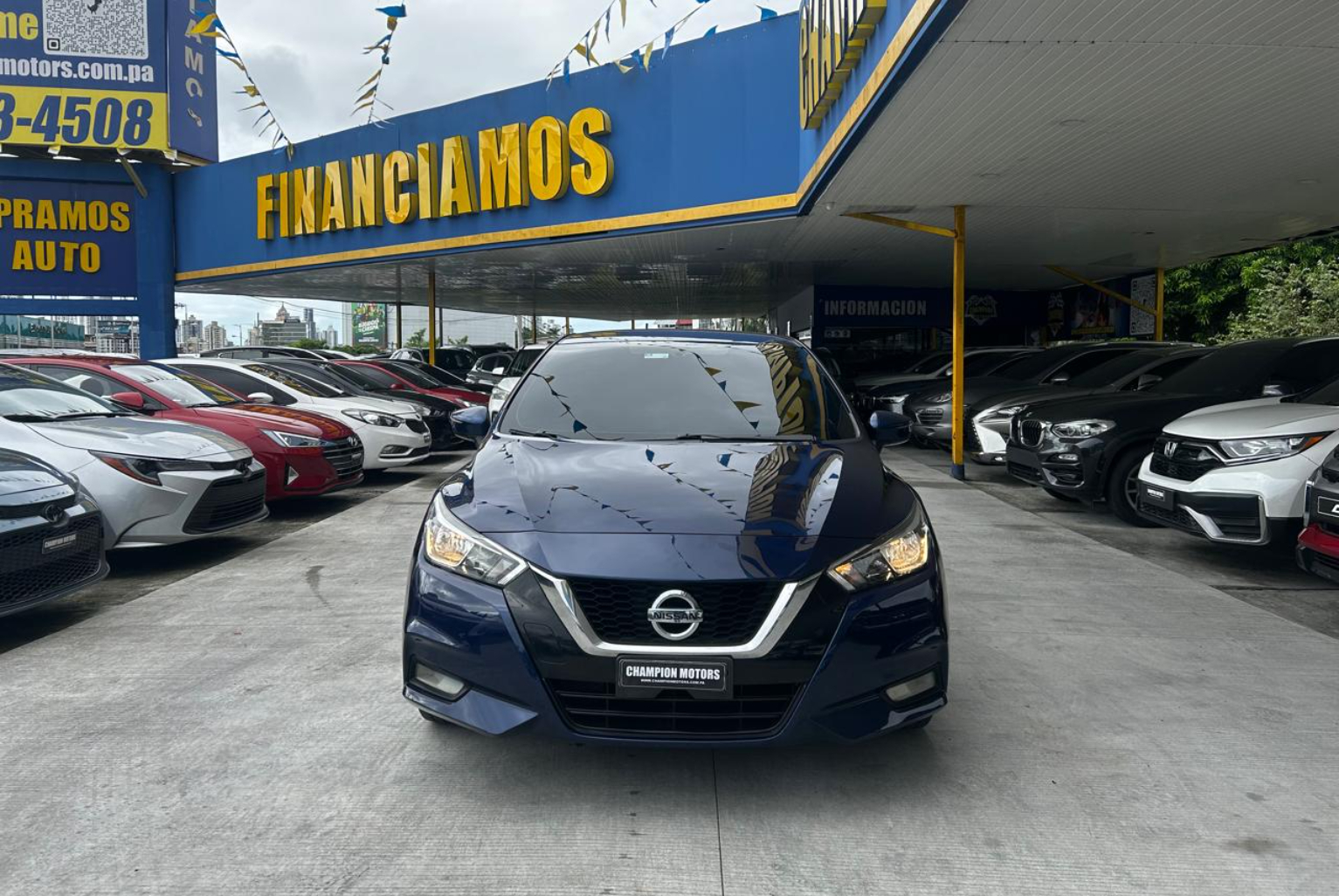 Nissan Versa 2020 Automático color Azul, Imagen #2