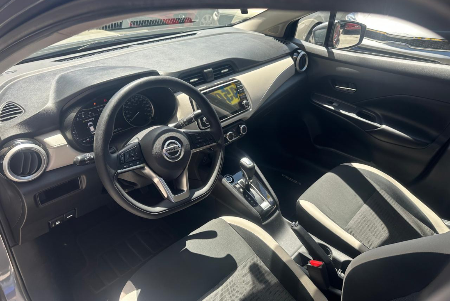 Nissan Versa 2020 Automático color Gris, Imagen #7