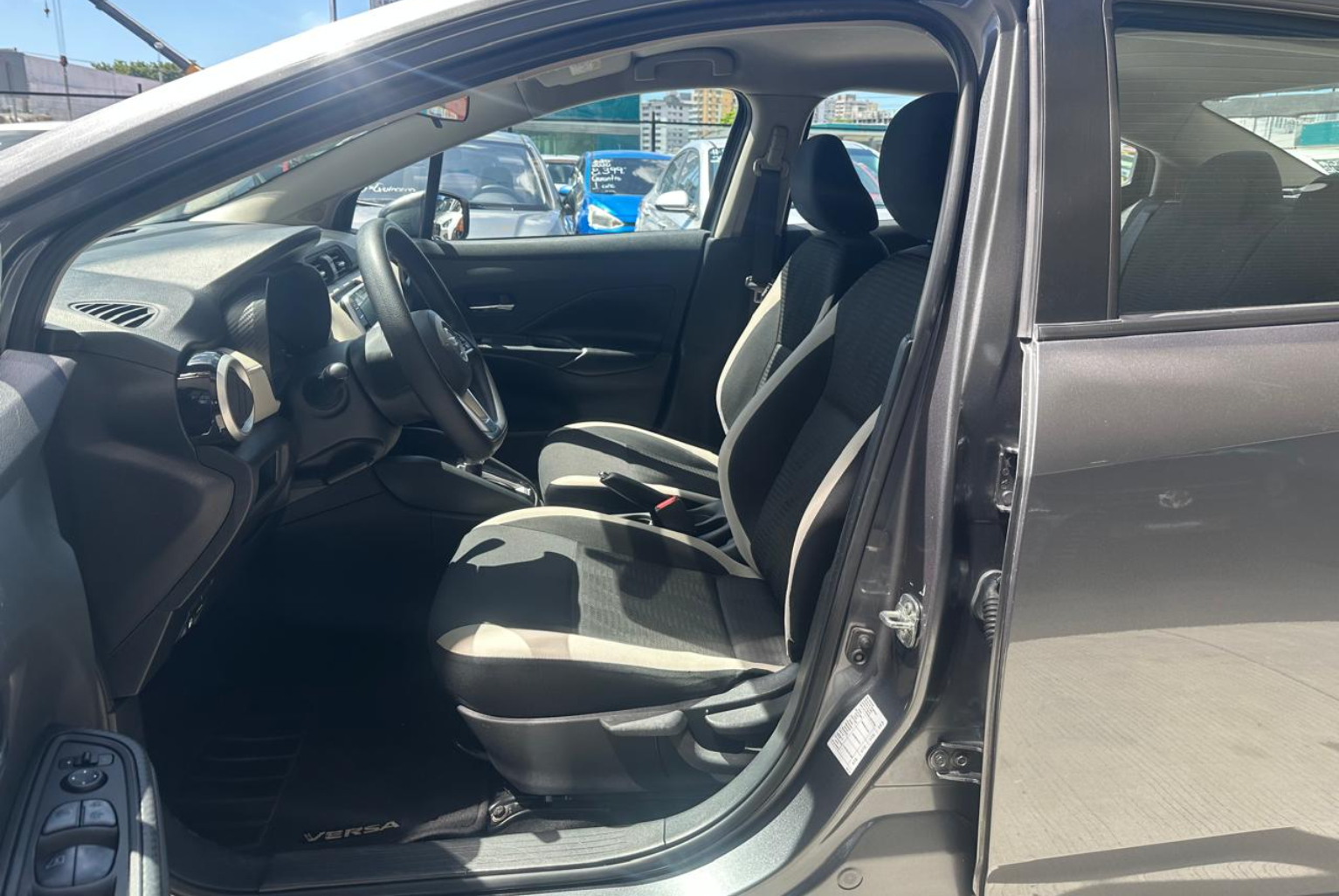 Nissan Versa 2020 Automático color Gris, Imagen #8