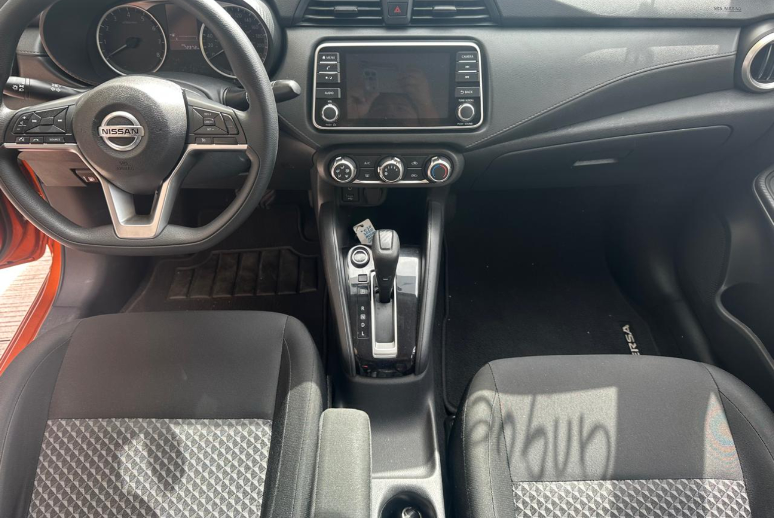 Nissan Versa 2022 Automático color Naranja, Imagen #8
