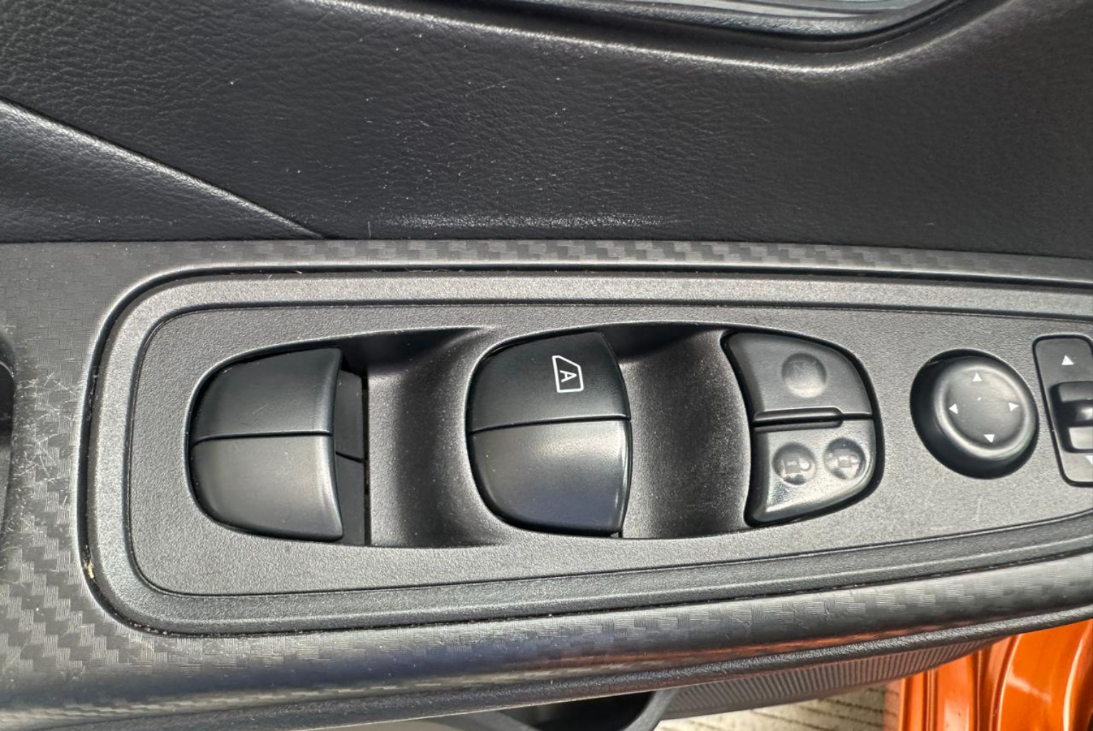 Nissan Versa 2022 Automático color Naranja, Imagen #10