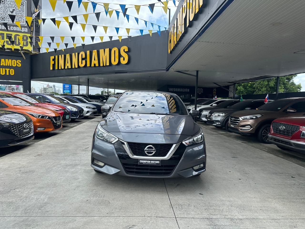 Nissan Versa 2022, Foto 2