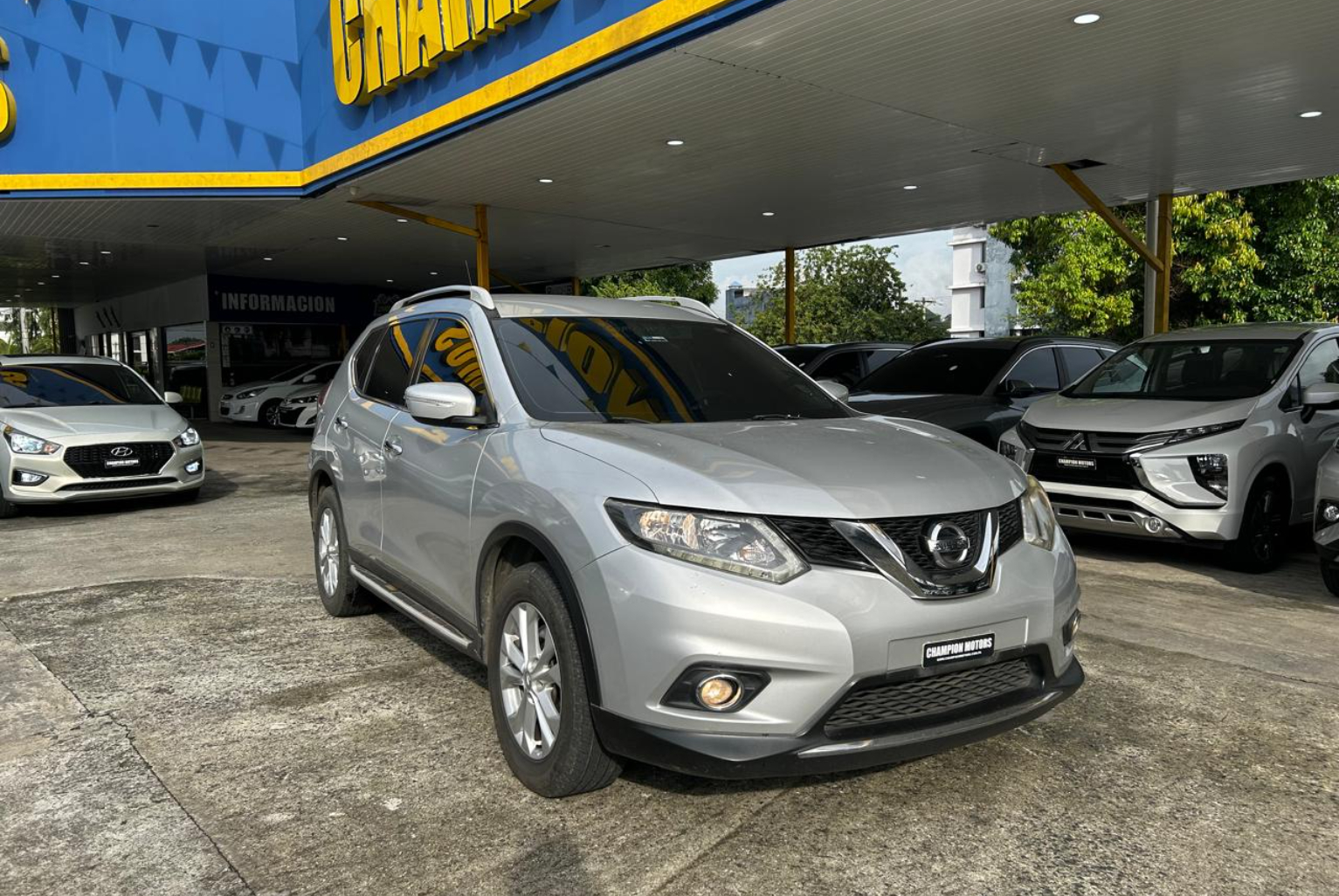 Nissan X-Trail 2017 Automático color Plateado, Imagen #3