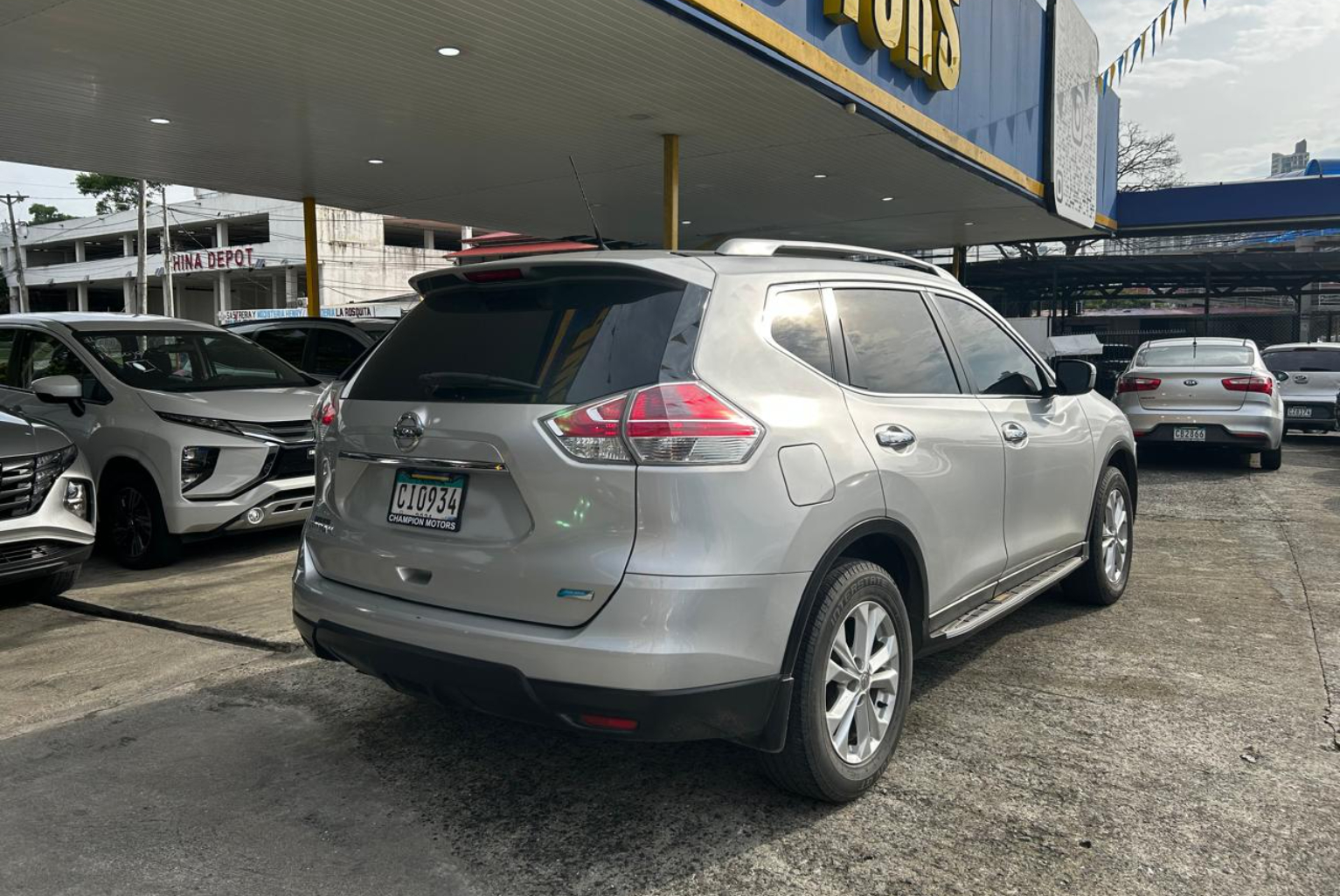 Nissan X-Trail 2017 Automático color Plateado, Imagen #4