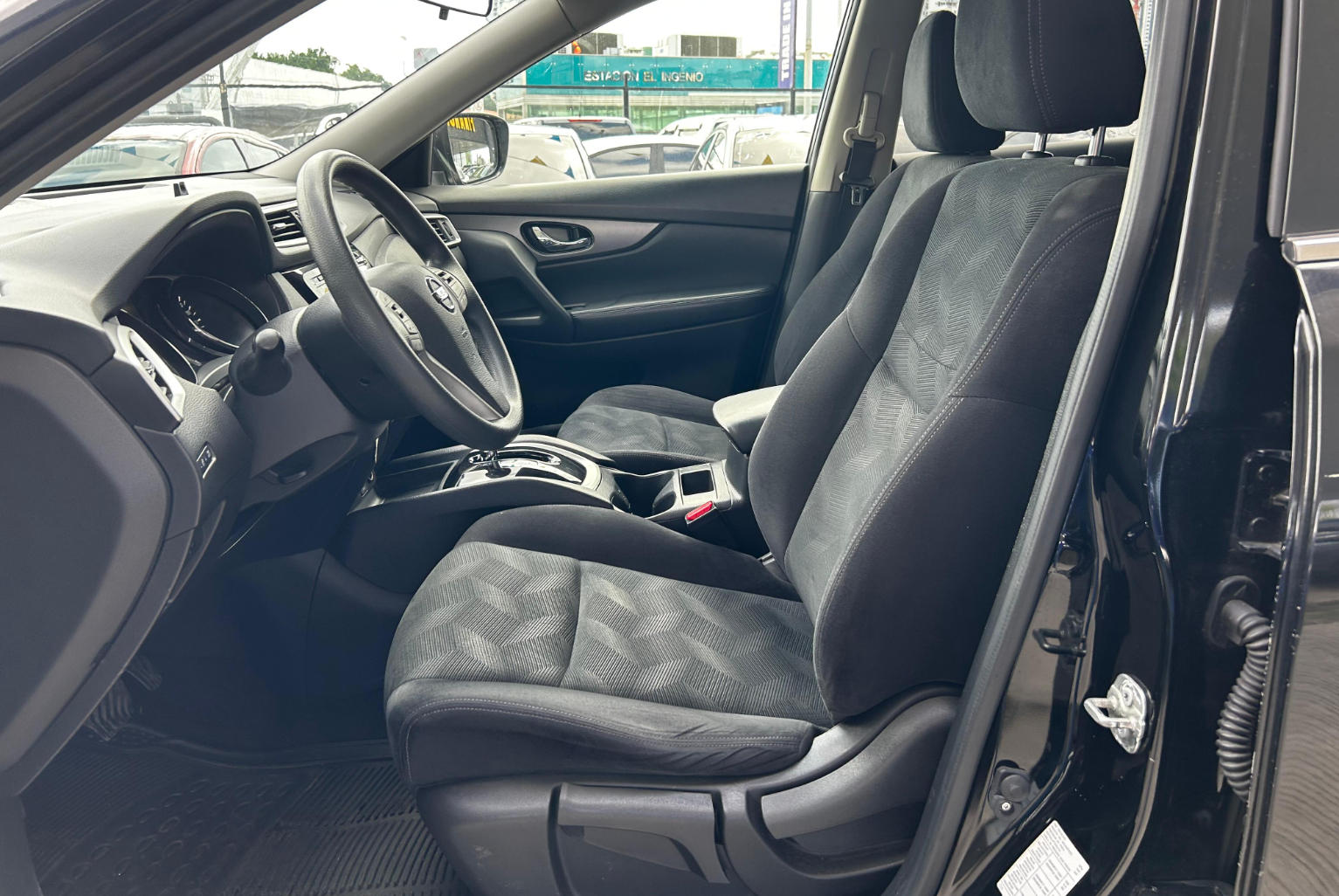 Nissan X-Trail 2018 Automático color Negro, Imagen #6