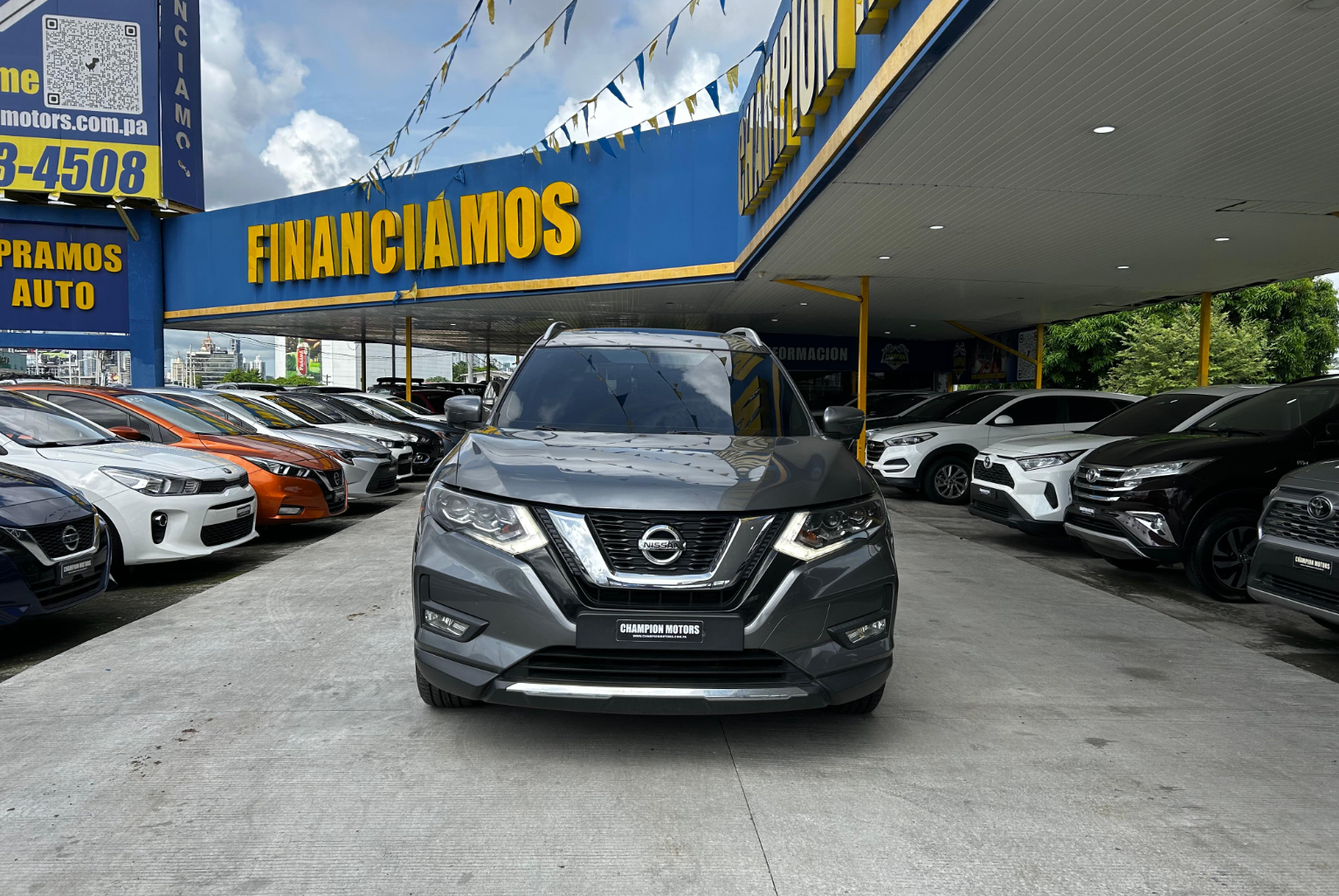 Nissan X-Trail 2019 Automático color Gris, Imagen #2