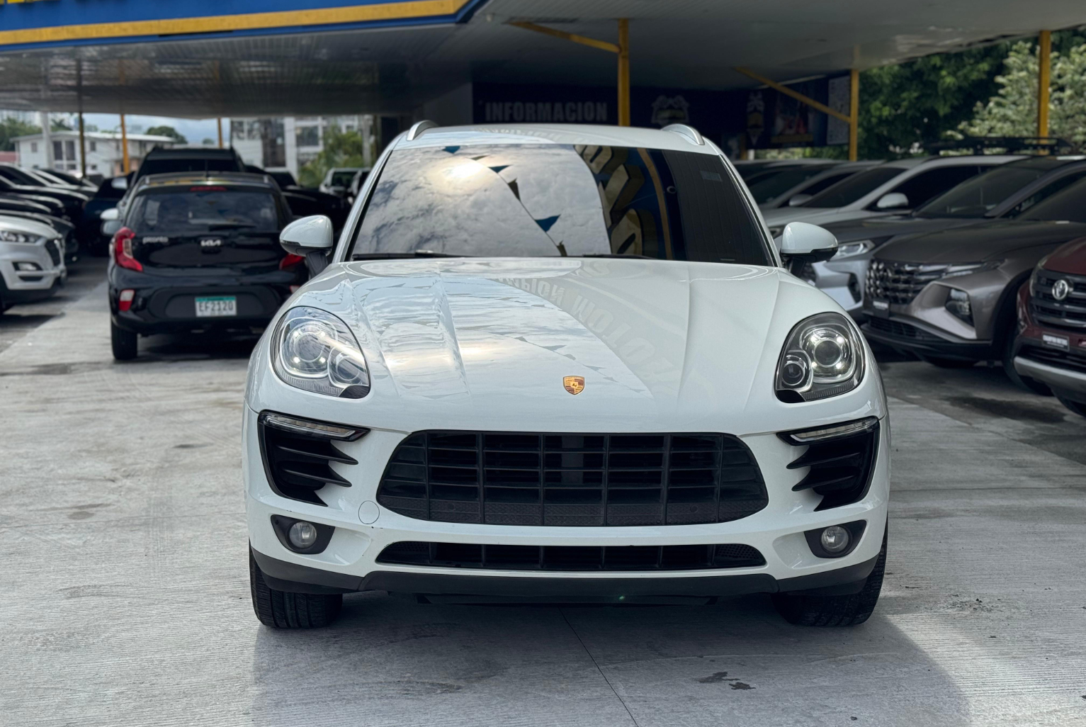 Porsche Macan 2015 Automático color Blanco, Imagen #2